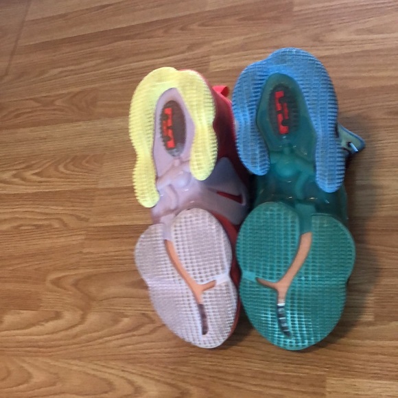 Leather LeBron 19 LeBronival Shoes - Picture 4 of 5